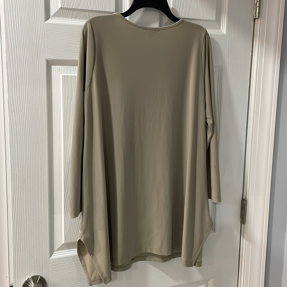 Sun Kim Top - Picture 6 of 6